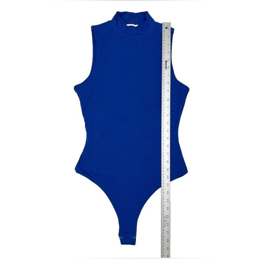 Superdown Sleeveless Backless Open Back High Neck… - image 7